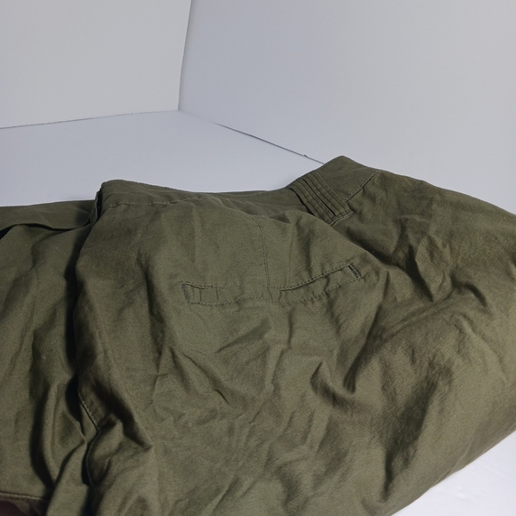 Women’s ELLOS Army Green Cargo Shorts 16 - Picture 6 of 9